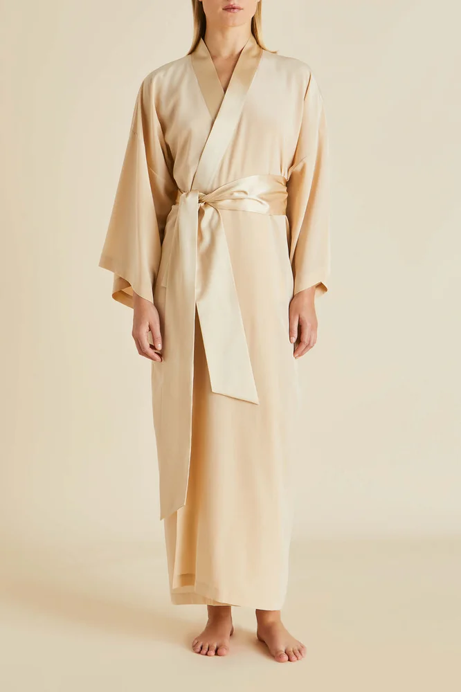 Olivia von Halle Queenie robe in caramel silk crêpe de chine.